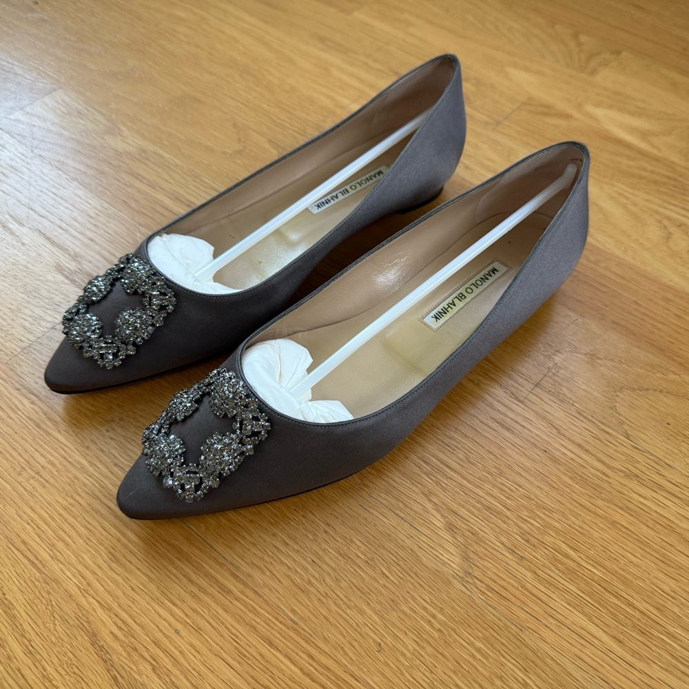 Manolo Blahnik Grey Hangisi Flats - 40 1/2